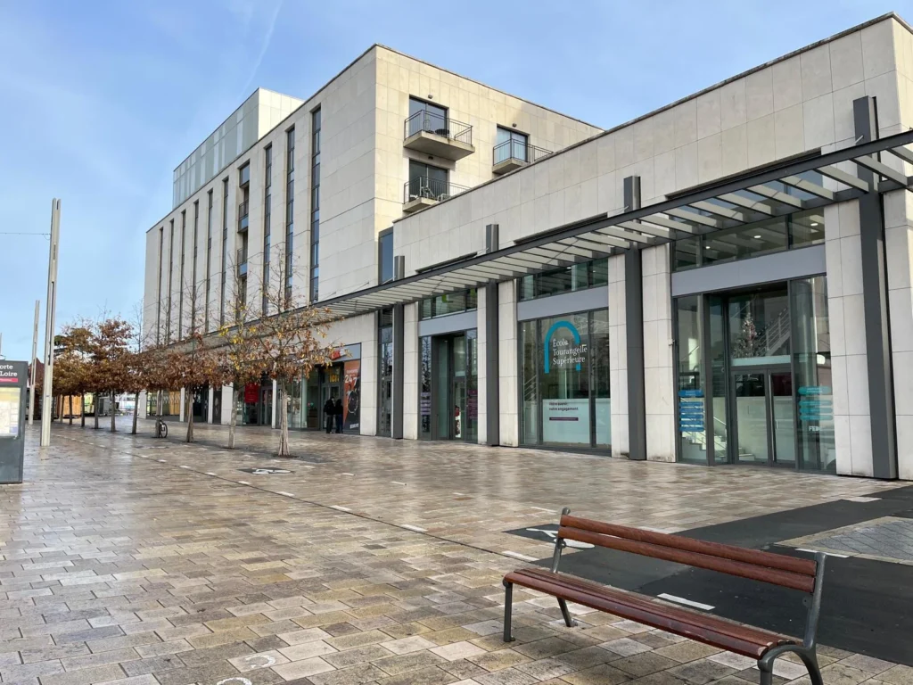 Établissement École Tourangelle Supérieure à Tours 37